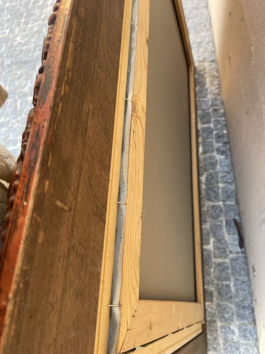 Quadro com pintura de caça com 1,15 de largura e 85 de altura.