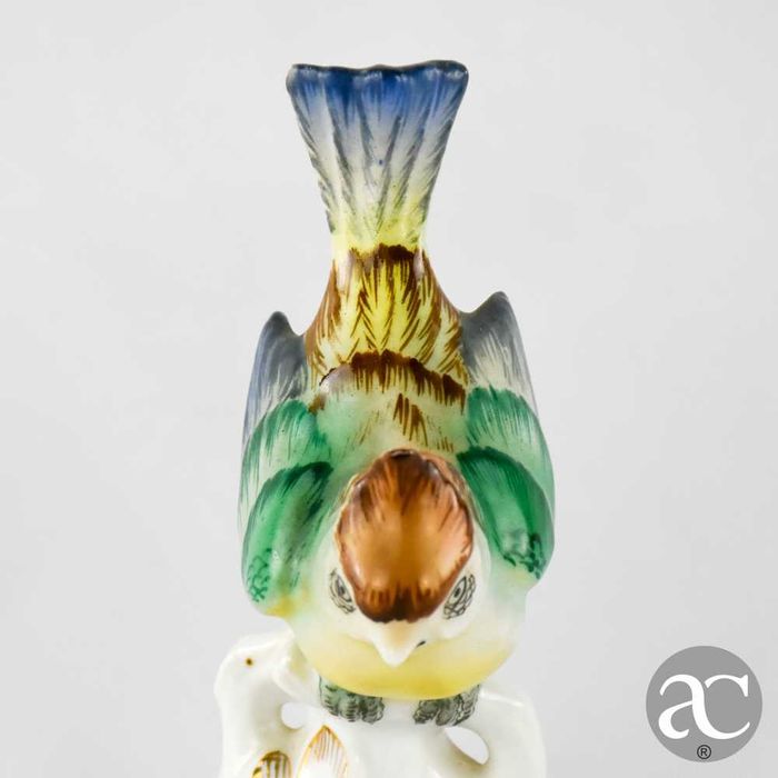 Figura de pássaro em porcelana europeia