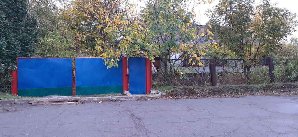 Продається будинок в центрі села Синицівка