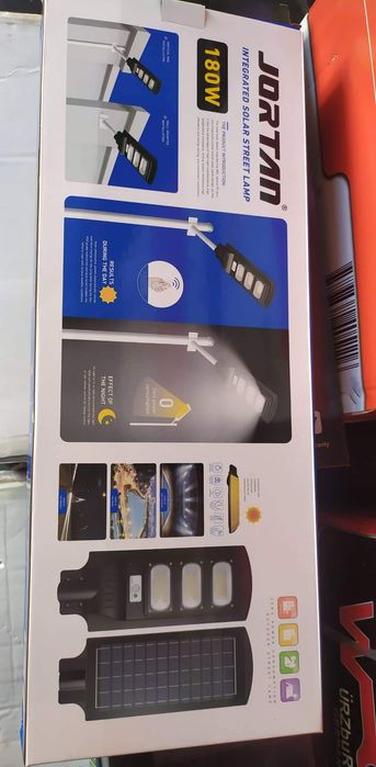 Focos led ip66 painel solar de 60 a 240w luz branca c/sensor e comando