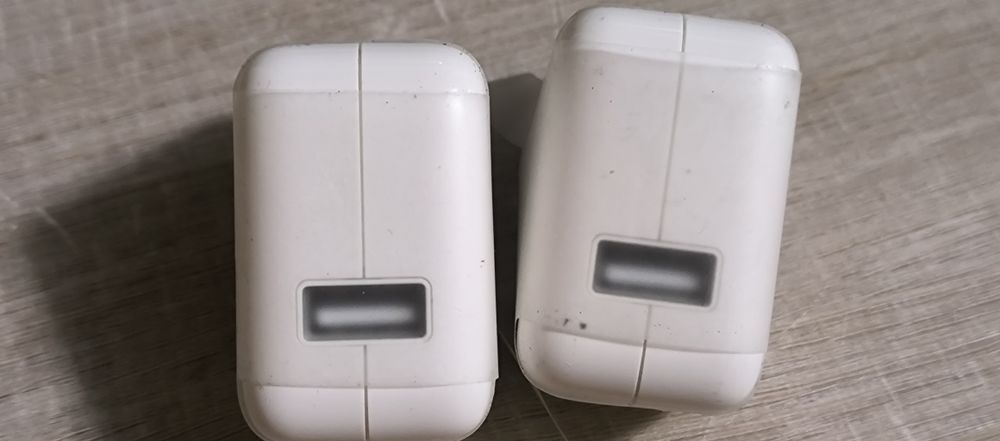 Комплектующие - кабель USB, зарядка Apple, зарядка Huawei