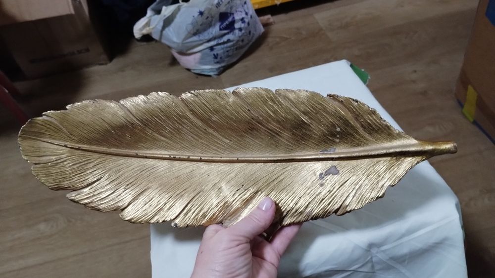 Золотое перо-ключница , Англия полистоун