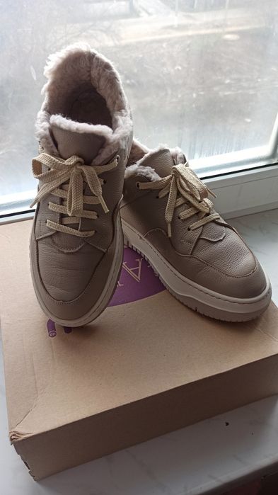 Зимние кроссовки