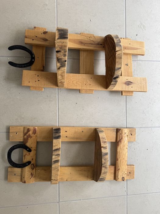 Par prateleiras rusticas