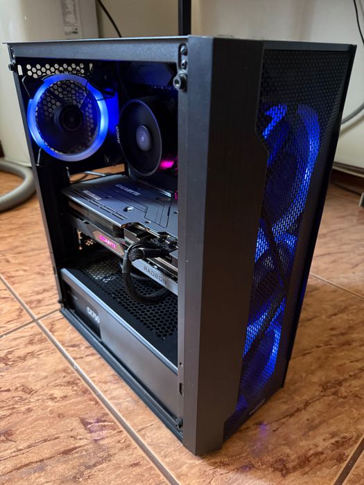 PC Gaming Ryzen 5 5600x + RT 7800 XT