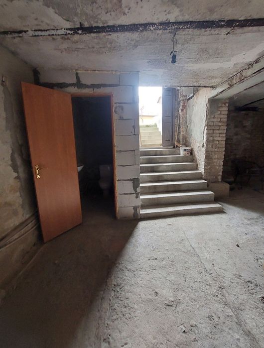 Продаж комерційного приміщення 122,3м2 в. Підвалля м. Дрогобич