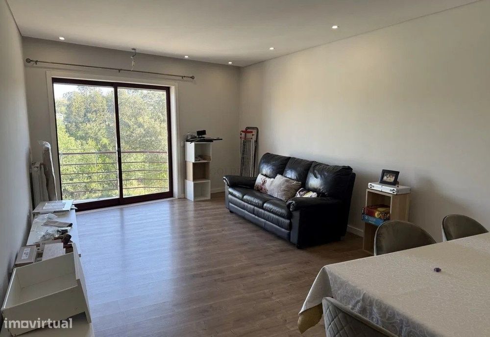 Apartamento T2+1 Renovado em Valadares