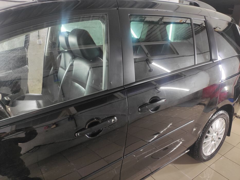 Продам автомобіль Мазда 5