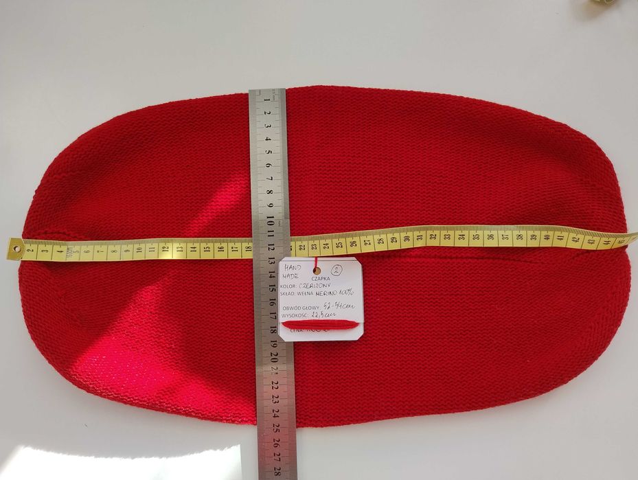 Ciepła, czerwona czapka z wełny merynosa 100%. Rękodzieło