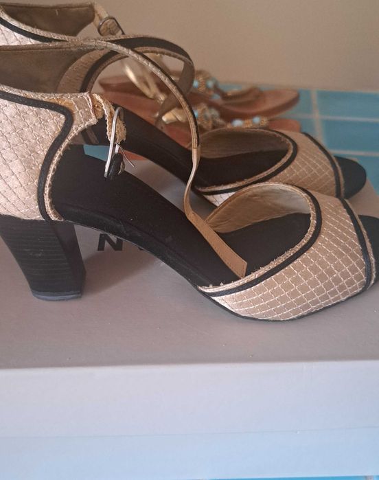 Sandália da marca "Chanel"