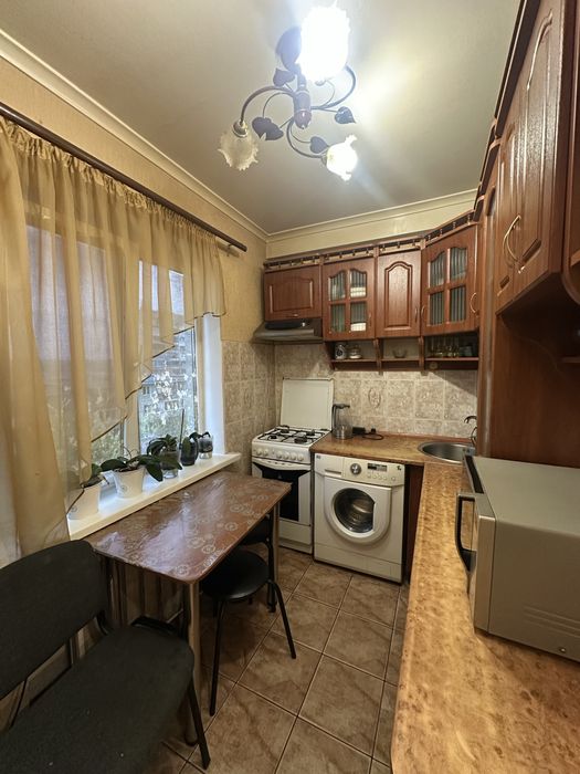 3-кімнатна на Нижньодніпровській 5/5 пов.