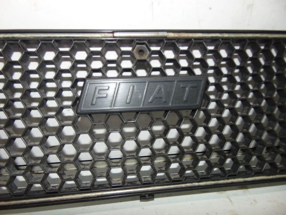 Fiat 127 grelha " nova de stock antigo