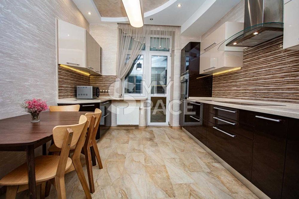 Коновальця Алмазова ЖК Митець 2к Якісна  74.3 м² Печерськ Центр