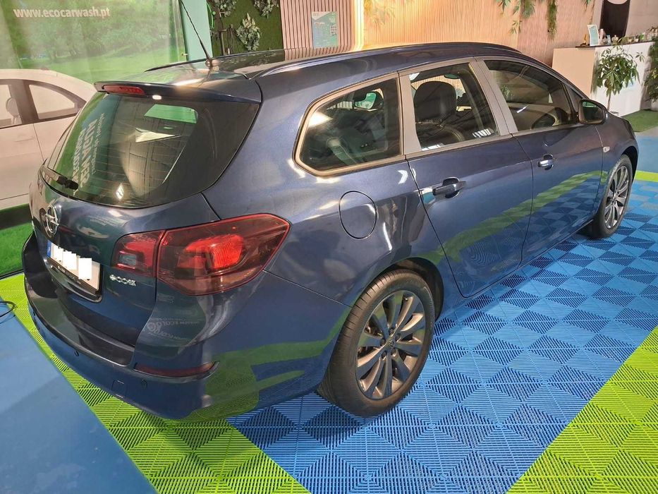 Opel Astra Sports Tourer 1.3 CDTI Cosmo - Muito Bem Equipada! — photo 3