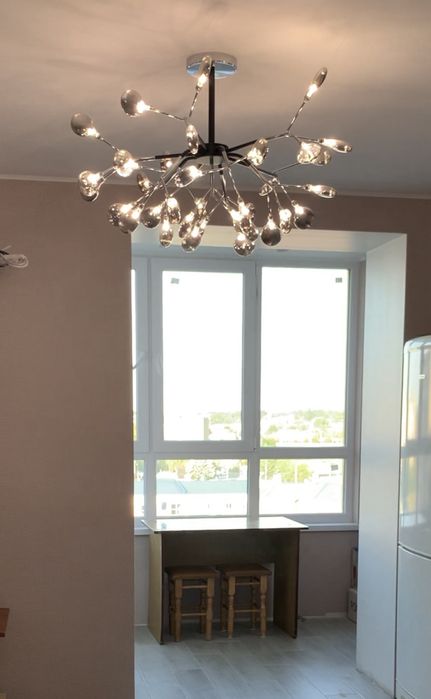 Люстра б/у  на 34 діодних лампочки