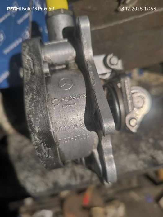 Продам вакуумний насос для Мерседес