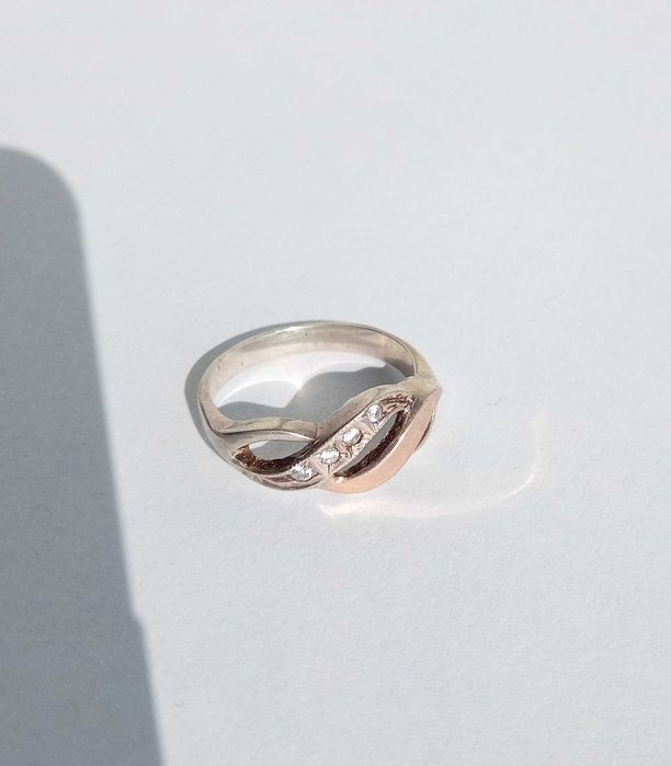 Каблучка кольцо Срібло 925 проба. Золота вставка. Розмір 16,3