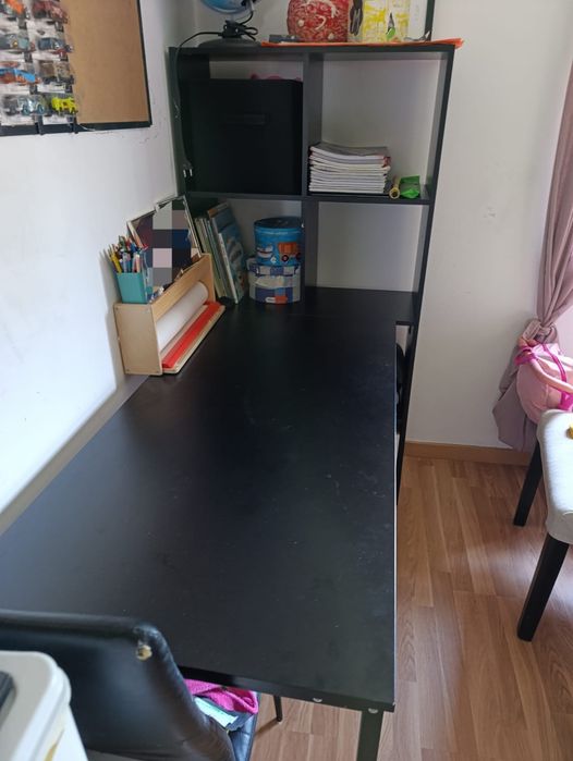 Secretaria com estante