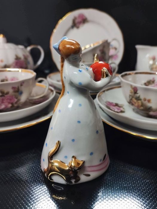 Serwis Porcelanowy Zestaw do herbaty + 2 figurki Dulewo