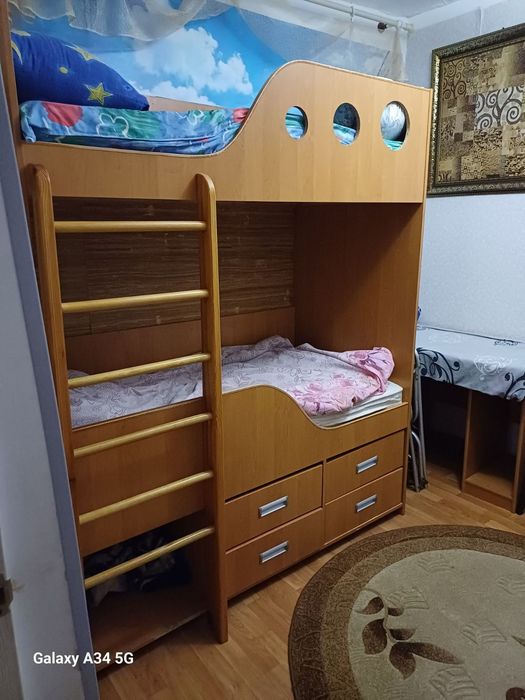 Продам детскую двухъярусную кровать