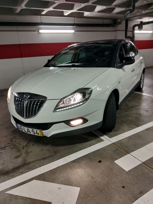 Lancia Delta Luxuoso Turbo Diesel 10