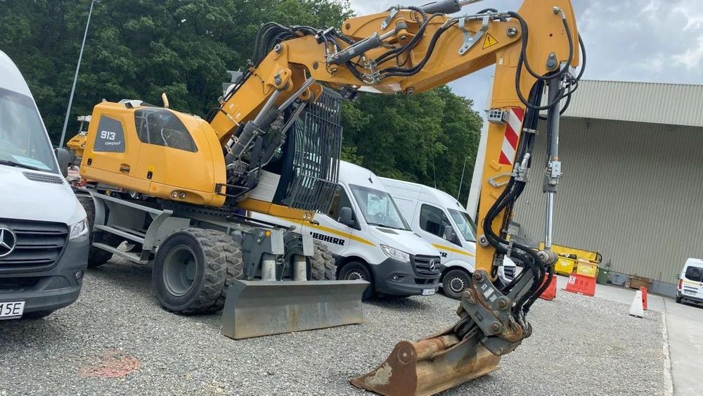 Liebherr A 913 Compact  Koparka kołowa Liebherr A 913 Compact