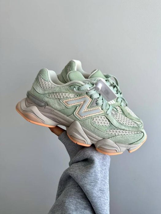 Жіночі кросівки New Balance 9060 м’ятно-сіро-помаранчеві стильні кроси