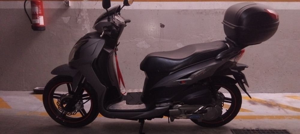 Scooter Sym  125