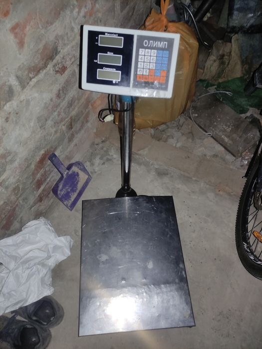 Продам весы напольные ОЛИМП