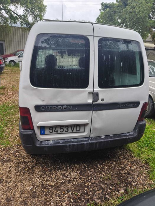 Carrinha sinistrada boa de motor