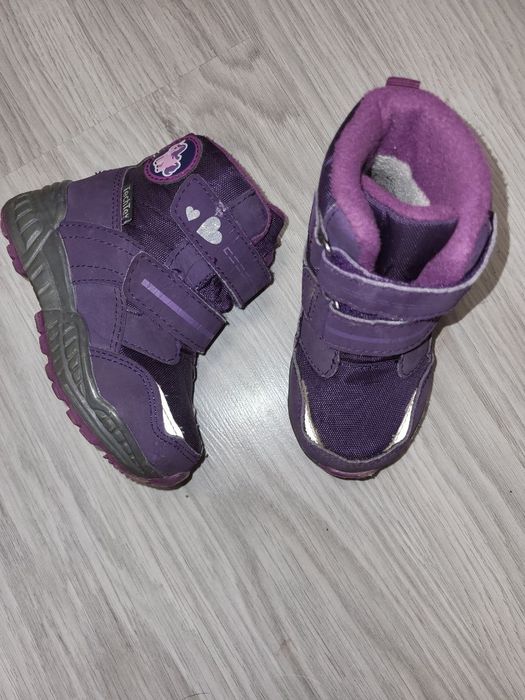 Взуття для дівчинки 22-23 р,кросівки, туфлі,демісезонні черевики,