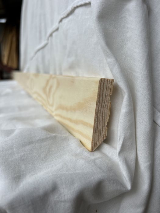 Плінтус підлоговий зрощений