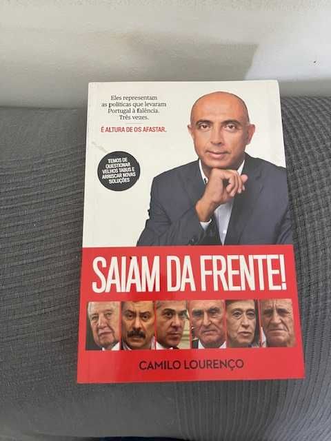 Livro Saiam da Frente