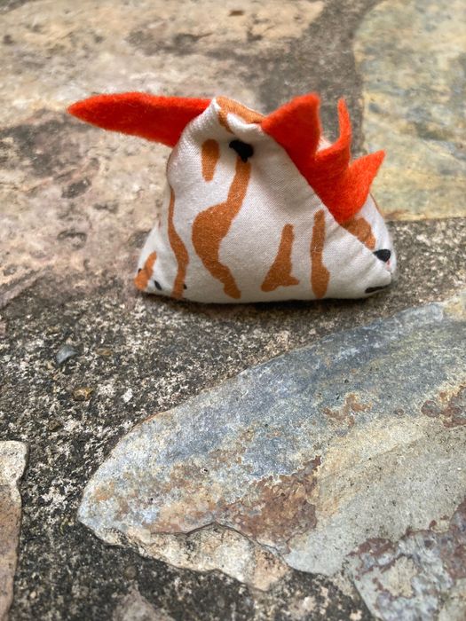 Galinha de tecido feita à mão