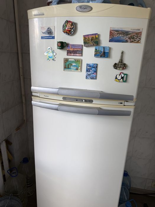 Холодильник Whirlpool в гарному стані