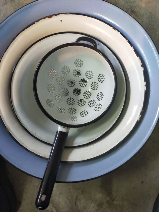 miski emaliowane, durszlaki