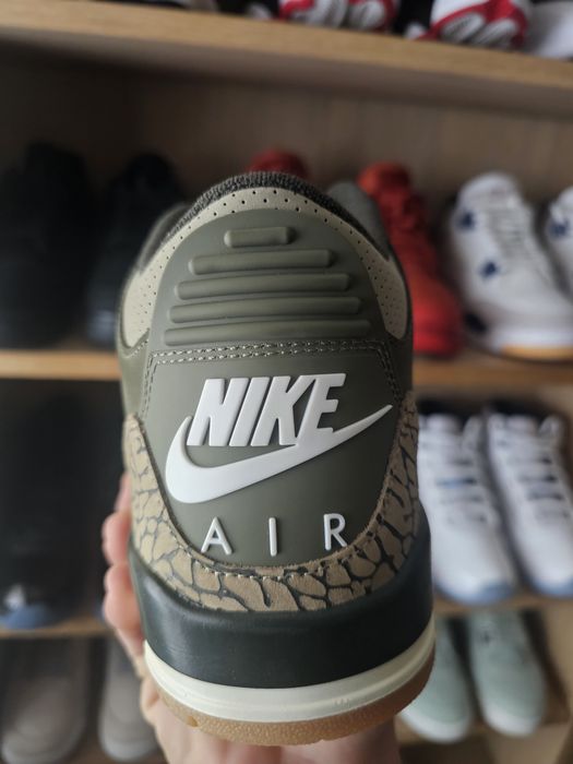 Jordan 3 Medium Olive