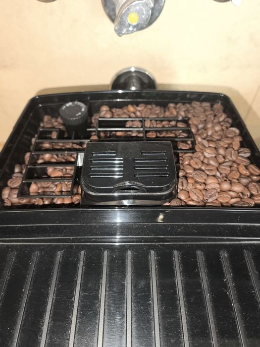 Máquina de café DeLonghi Magnifica Start
