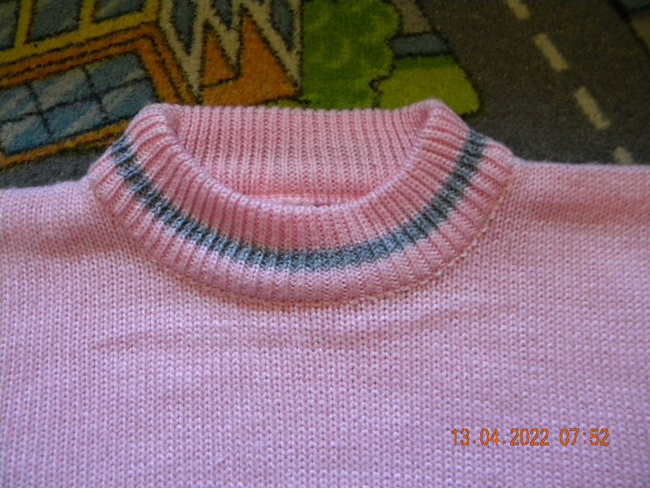 Sweter dla dziewczynki rozmiar 128
