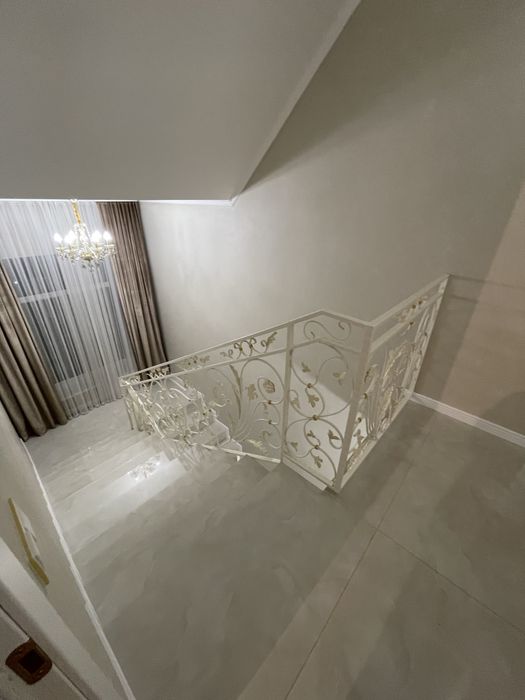 Новий, Сучасний, вже облаштований Будинок , стан люкс