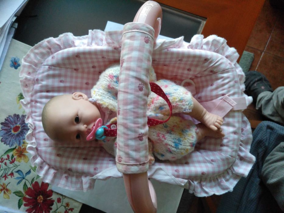 Bebé de Brincar com roupa e ovinho