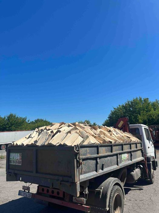 Рубані дрова твердих порід