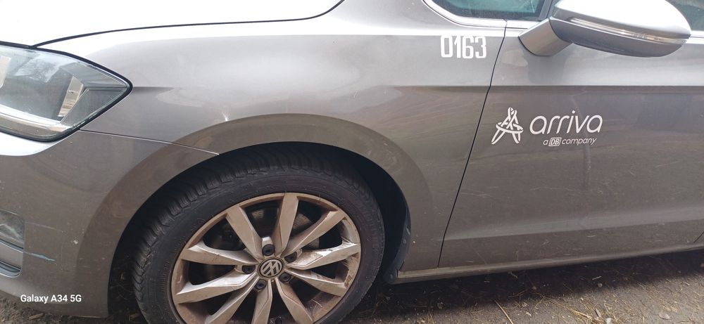 Drzwi prawe tylne  błotnik wolkswagen sportsvan LA7N