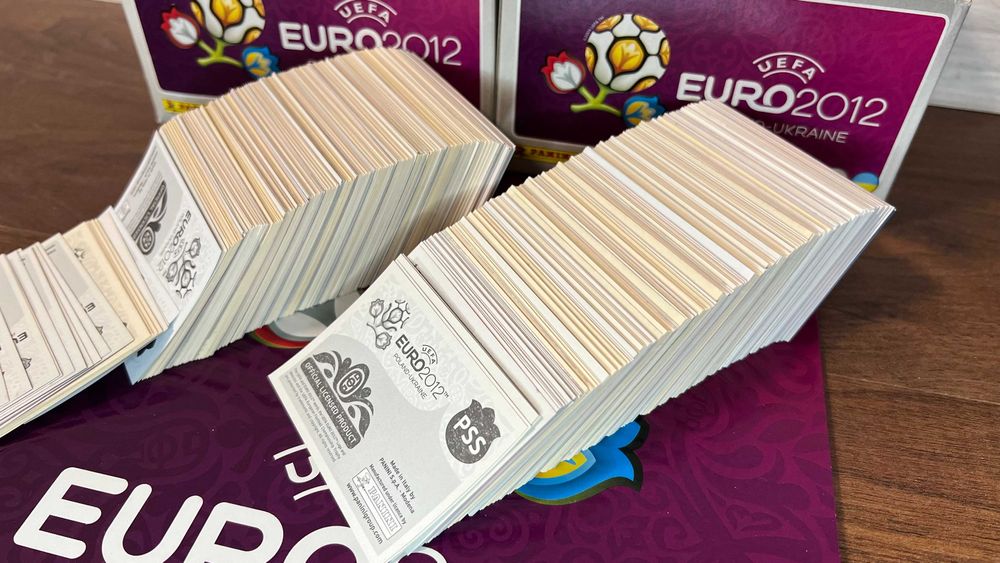 UEFAユーロ 2012 パニーニ ステッカー アルバム 100% コンプリート PANINI 2012 UEFA EURO Poland Ukraine Sticker Box 100 Packs Ronaldo