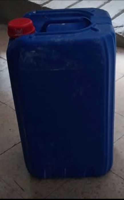 Vendo bidões de 33l usados