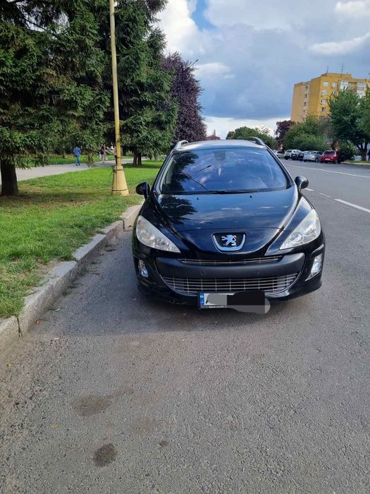 Автомобіль Пежо 308