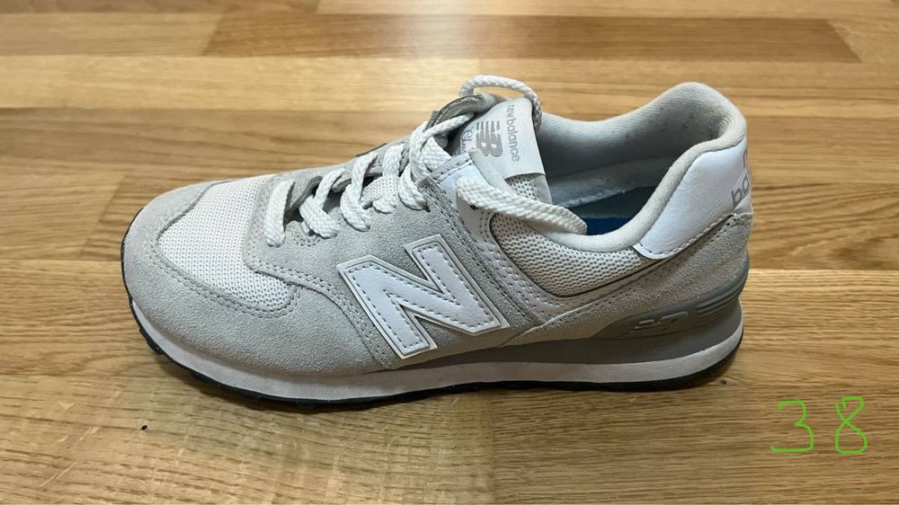 Серые кроссовки New Balance 574