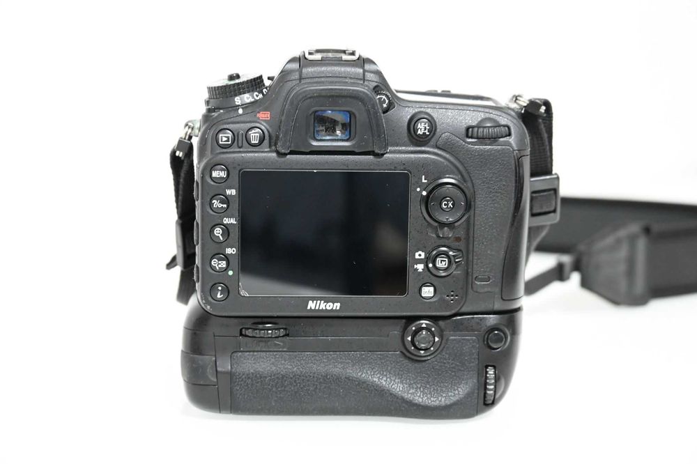 Máquina Fotográfica Reflex DSLR Nikon D7200 Corpo + Grip + 3 Baterias