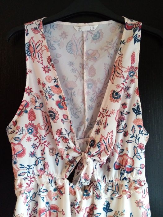 Vestido florido Lefties tamanho L como novo