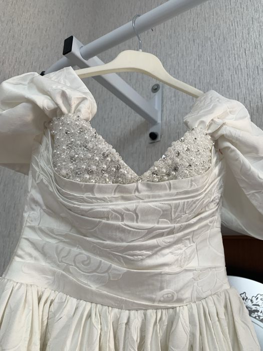 Шлюбне плаття (шикарне) 36/S/44